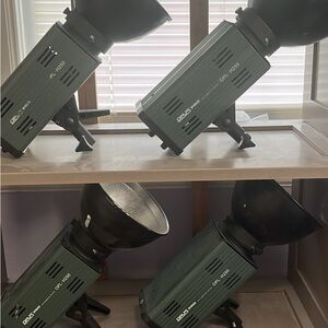 Olympus OPL-H250 Professional Studio Lights in Black and Gray